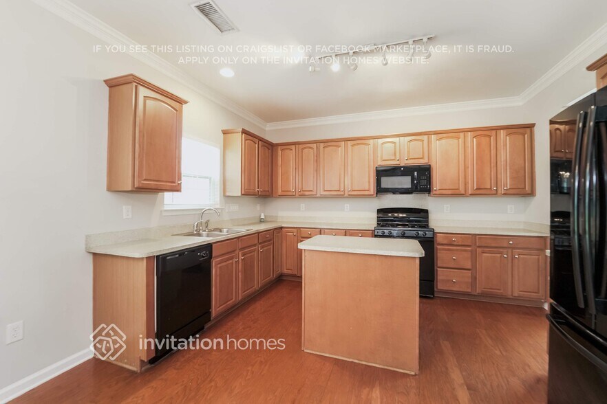 Building Photo - 3415 Crutchfield Pl