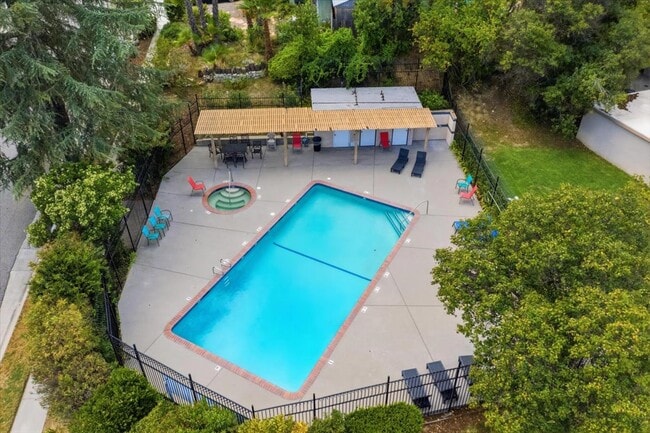 Building Photo - 4081 Yankee Dr