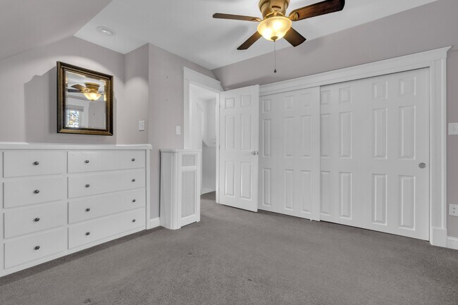 Building Photo - 2 Bellevue Ave