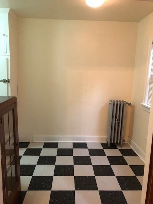 Interior Photo - Republican