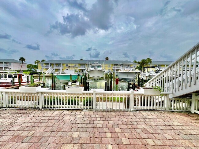 Building Photo - 5111 Coquina Key Dr SE