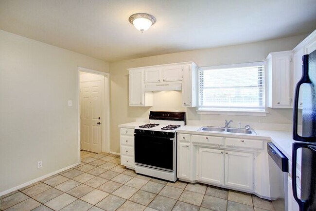 Building Photo - 3 Bedroom Arlington Park Home for Lease