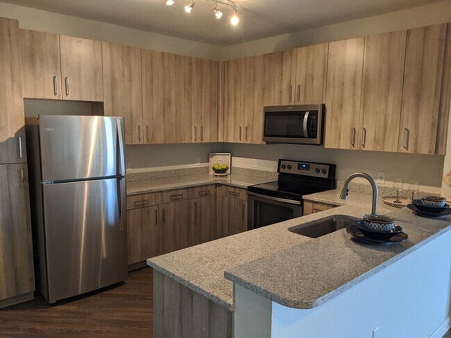 Building Photo - Apartment Home #370 - Water View