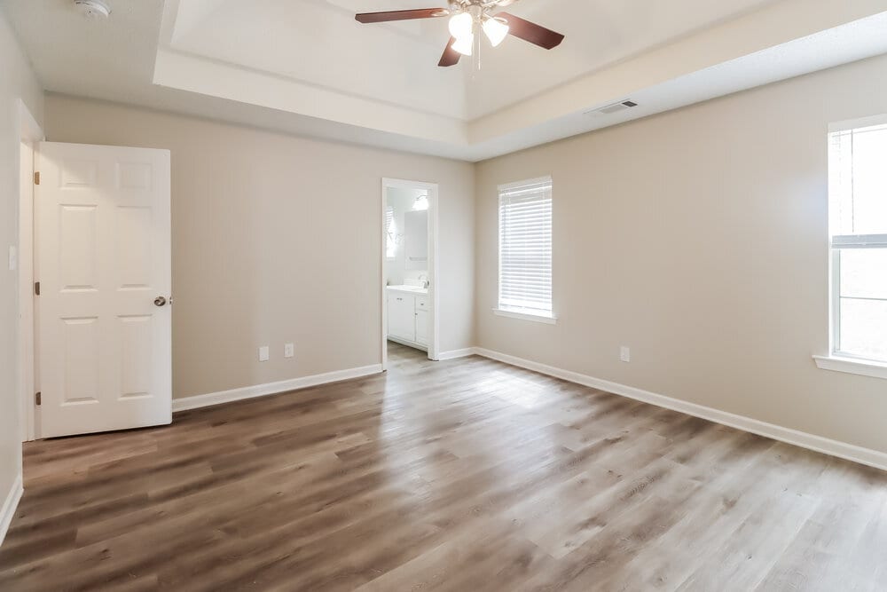 Building Photo - 1422 N Hampton Dr