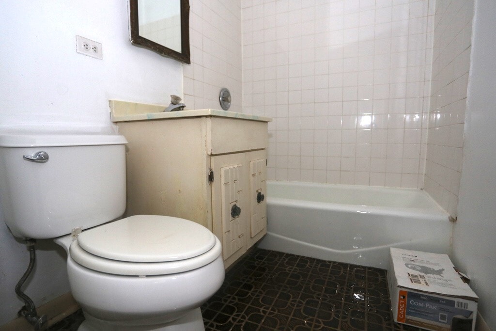 Building Photo - 843 W Wolfram St