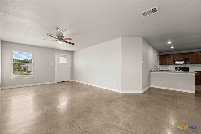 Building Photo - 1415 Shoshoni Trail