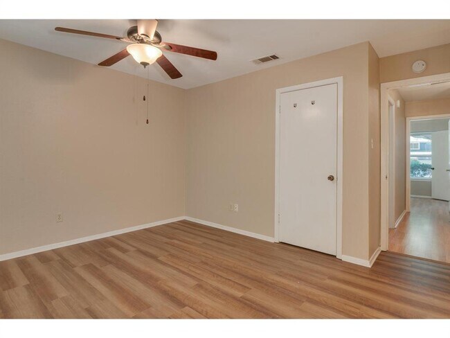 Building Photo - 12320 Scribe Dr