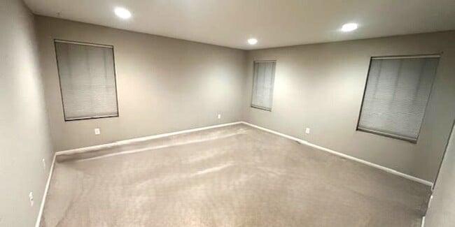 Building Photo - 4 bedroom 3 bathroom house AVAILABLE in Co...