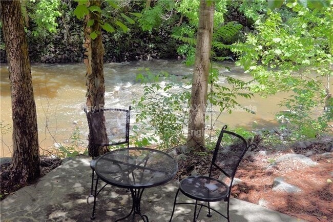 Building Photo - 2675 Rivers Edge Dr NE