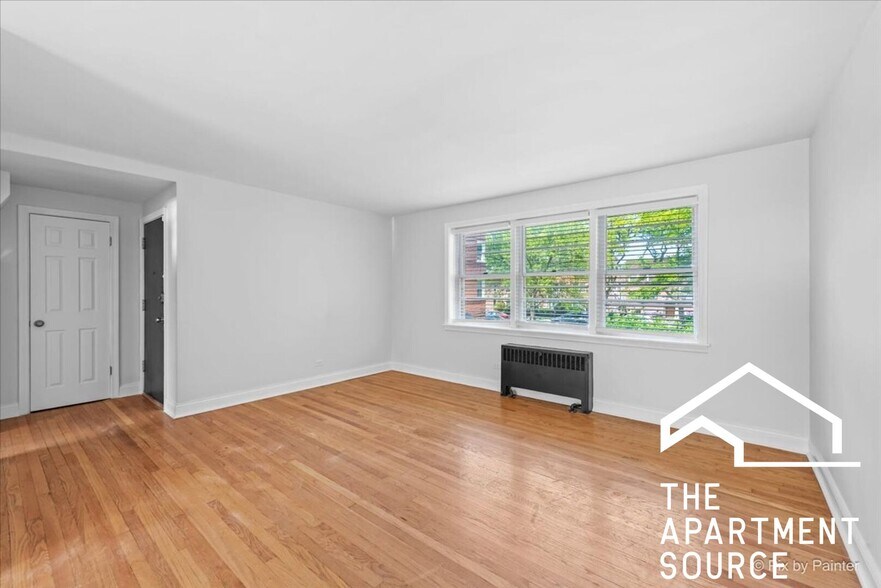 Building Photo - 2710 W Berwyn Ave
