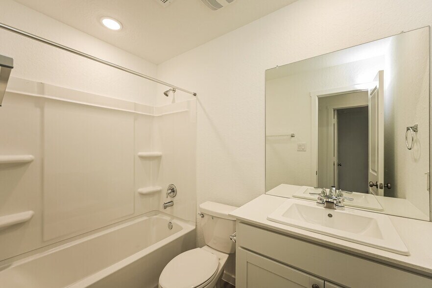 Building Photo - 11516 Chestnut Barr Dr