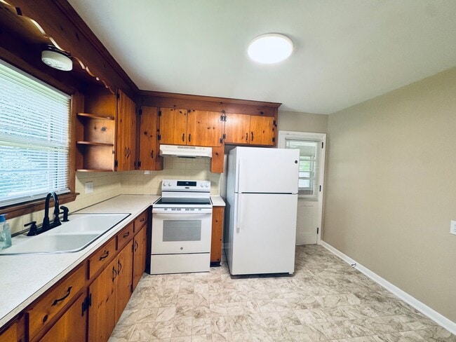 Building Photo - 113 Hydaway Dr