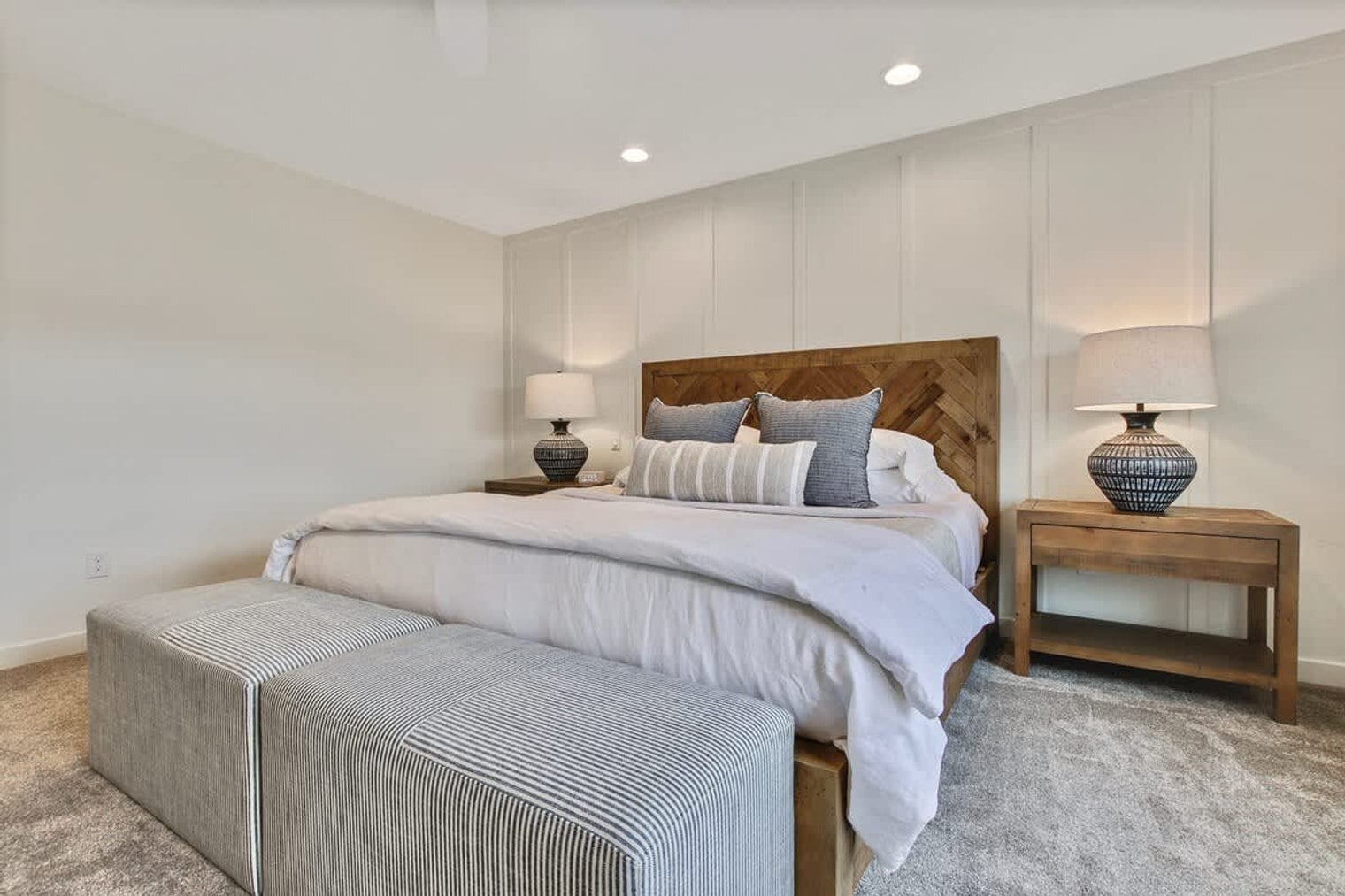 Building Photo - 313 S Iceberg Lake Ave