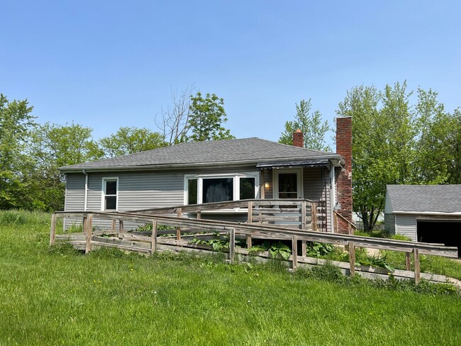 Primary Photo - Cute 2 Bedroom Ranch with 2 car garage