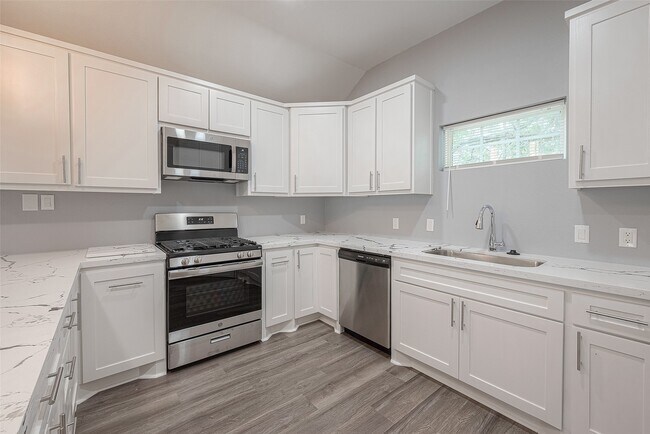 Building Photo - 2725 Avenue F