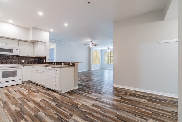 Building Photo - 4170 Central Sarasota Pky