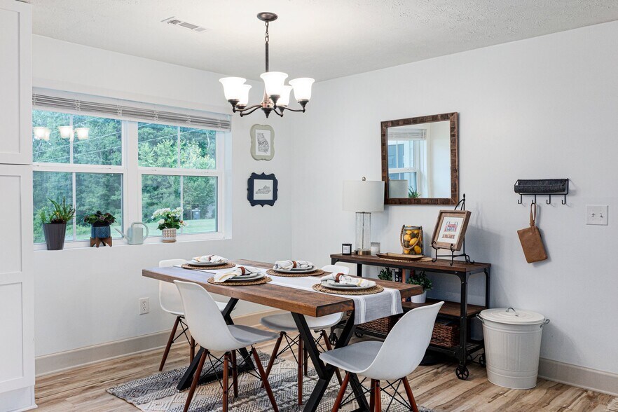 Building Photo - 223 Woodglen Dr