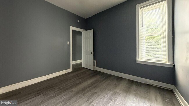 Building Photo - 1110 Morton Ave