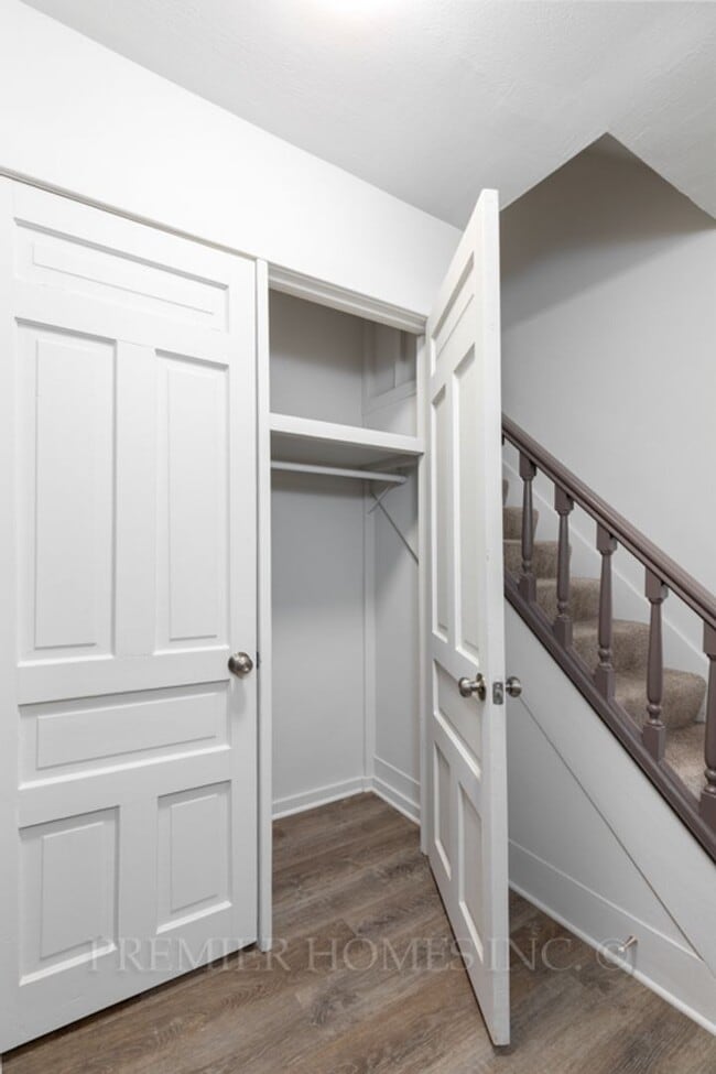 Building Photo - Charming 3BR, Two-Story Home in Canton, OH