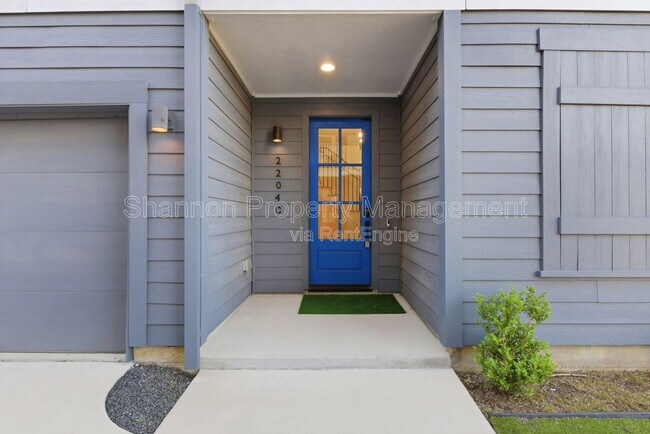 Building Photo - 2204 Lou Ellen Ln