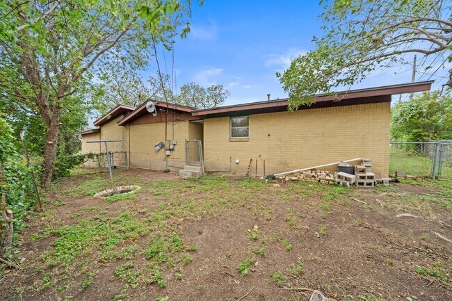 Building Photo - 5612 E Martin Luther King Jr Blvd