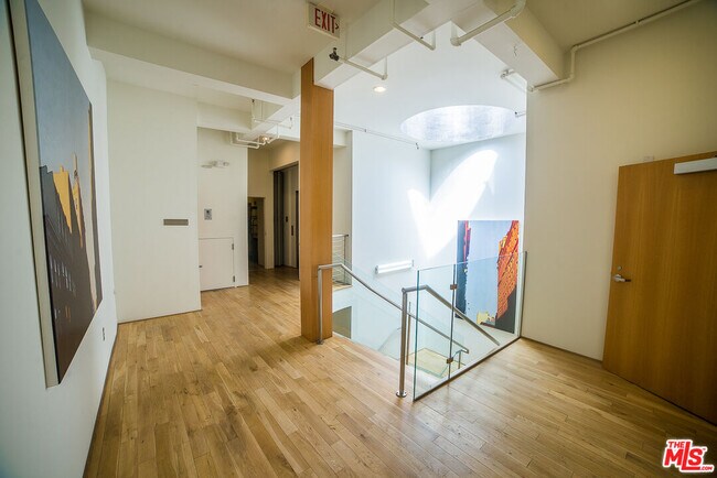 Building Photo - 8 Brooks Ave