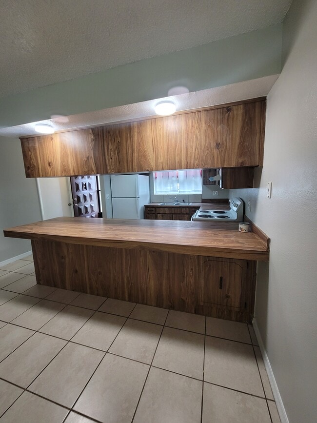 Building Photo - 8089 Omaha Cir