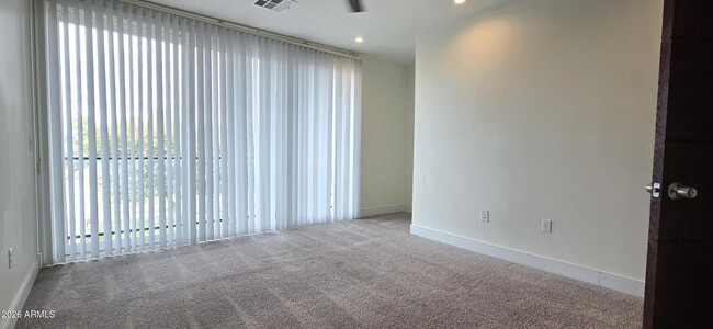 Building Photo - 506 S Hardy Dr