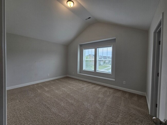 Building Photo - NEW LISTING!!!!!