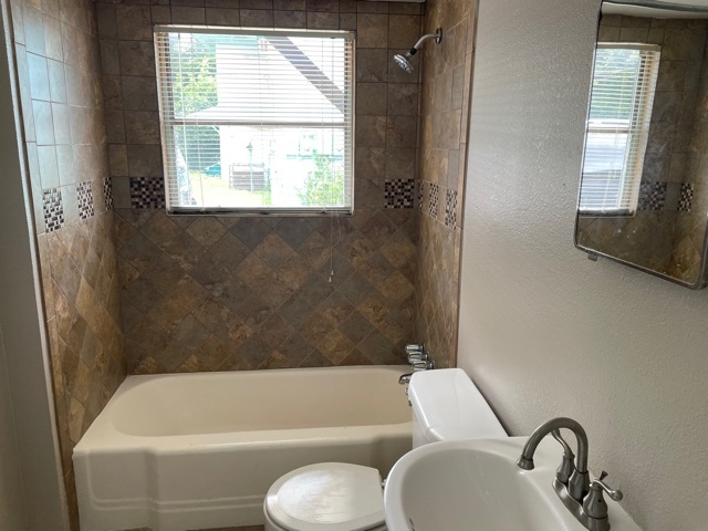 Bathroom - 3450 Blodgett St