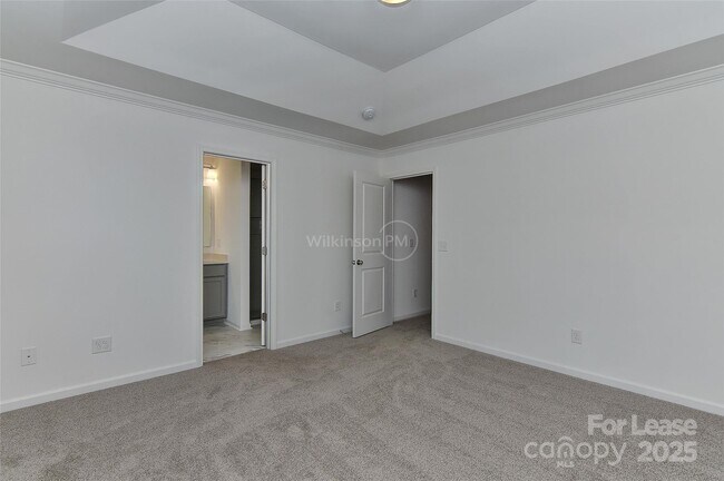 Building Photo - 561 Scotch Meadows Loop