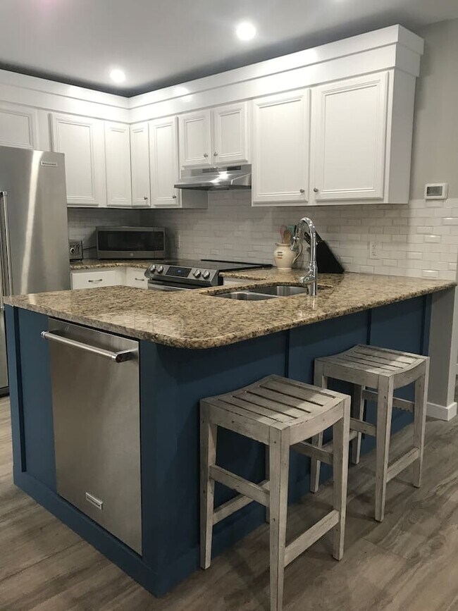 Kitchen - 5804 Barnhart Rd