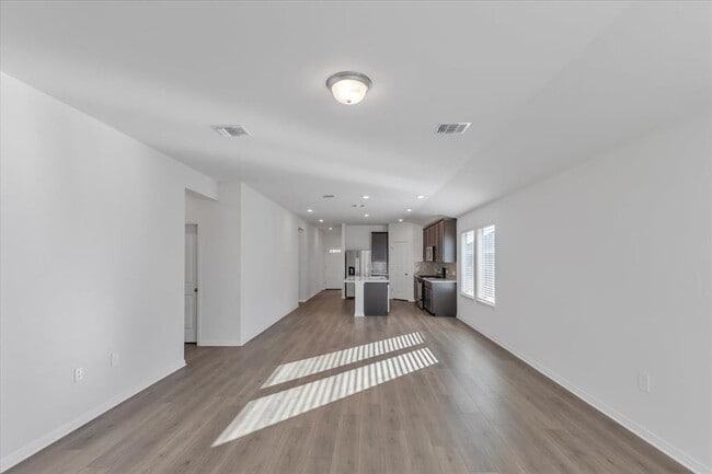 Building Photo - 5020 Hazelnut Ln