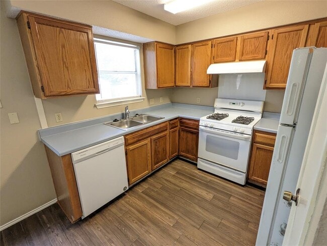 Building Photo - 8608 Dandelion Trail