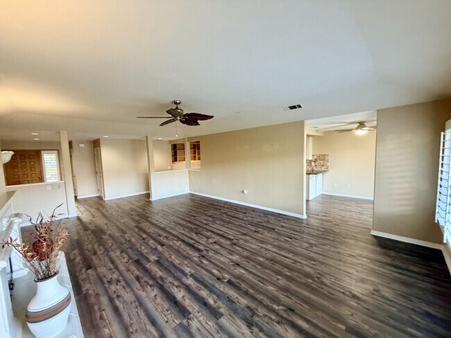 Building Photo - 38441 Oaktree Loop