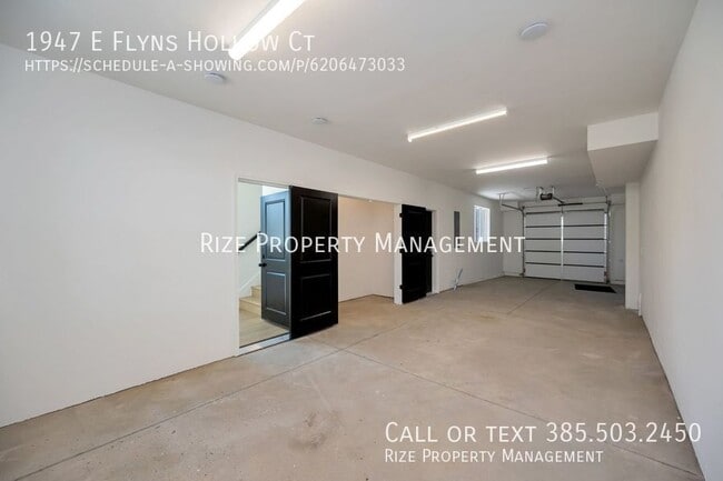 Building Photo - 1947 Flyns Hollow Ct