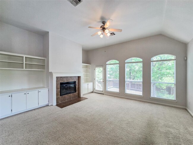 Building Photo - 9901 Bundoran Dr