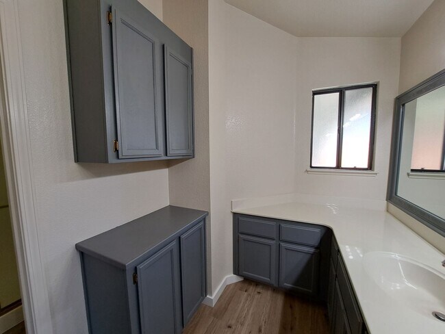 Building Photo - 143 Buttercup Cir
