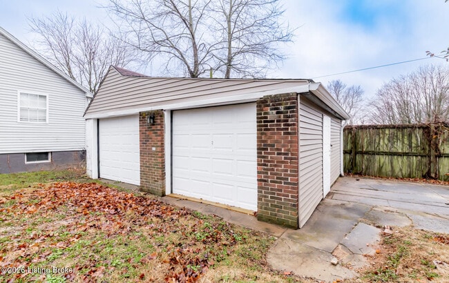 Building Photo - 204 W Warfield St