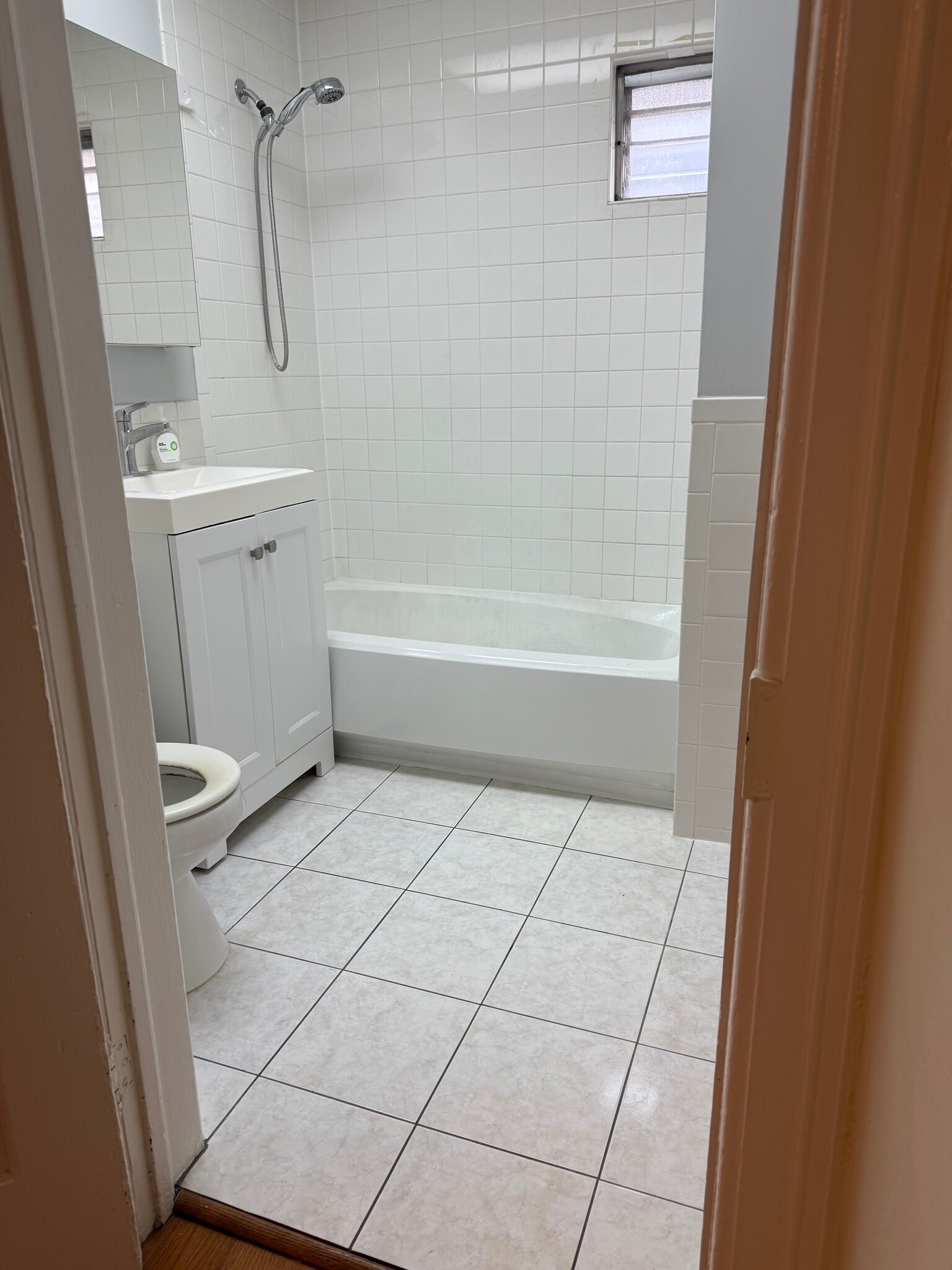 Building Photo - 3115 S Racine Ave