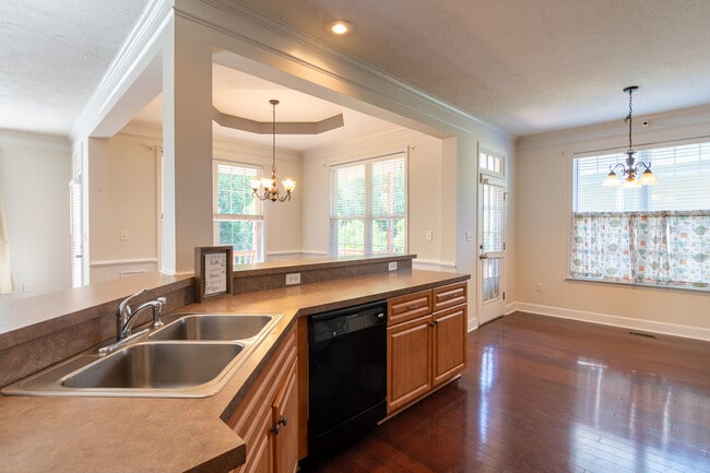 Building Photo - 862 Tyler Woods Dr