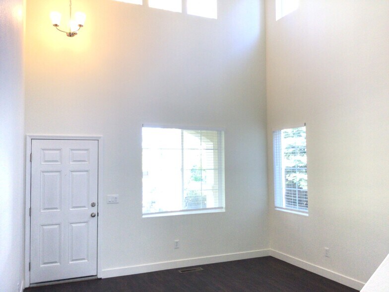 Building Photo - 2712 Ineisa Ct