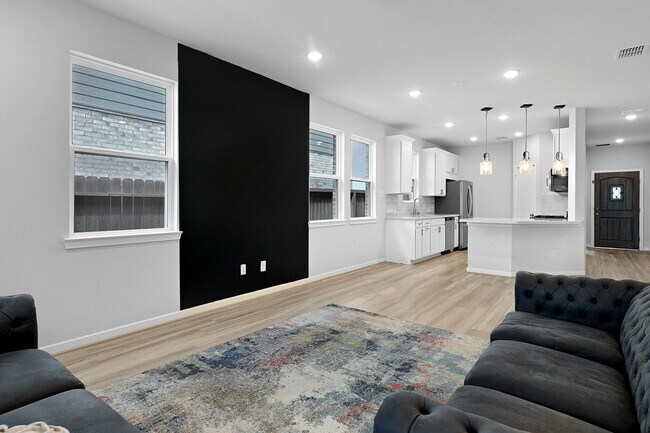 Building Photo - 9119 Brixham Dr