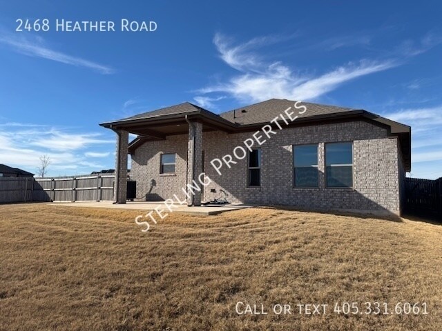 Building Photo - 2468 Heather Rd