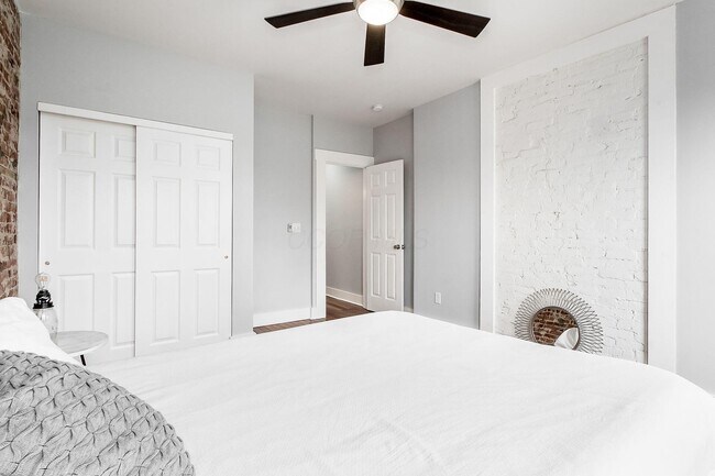 Building Photo - 1013 E Rich St