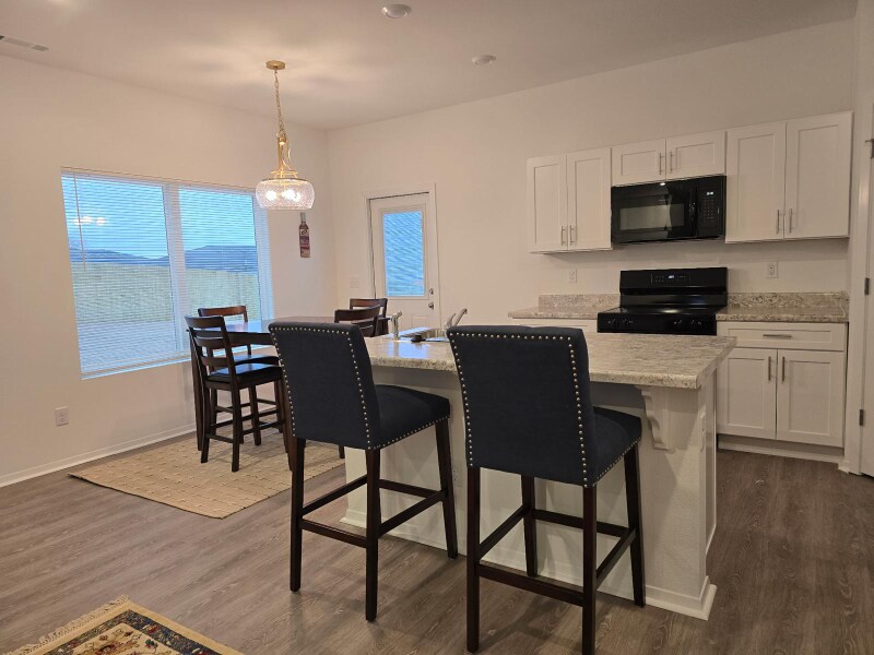 Building Photo - 6721 SW Dignity Ave