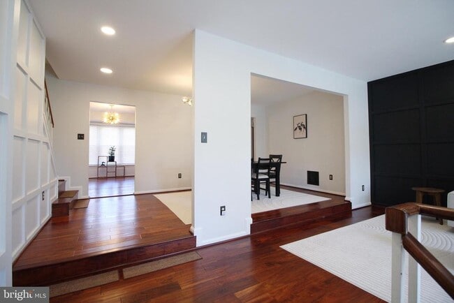 Building Photo - 3139 Stratford Ct