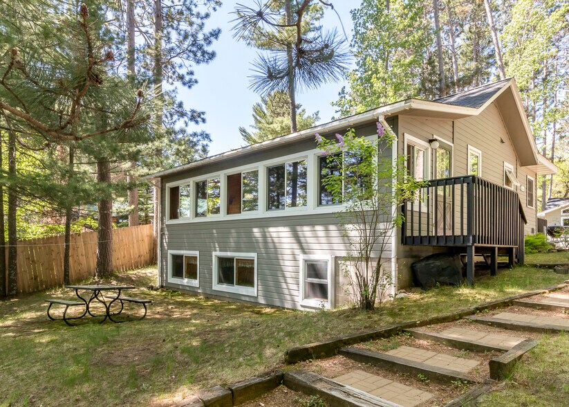 Building Photo - 9484 Country Club Rd