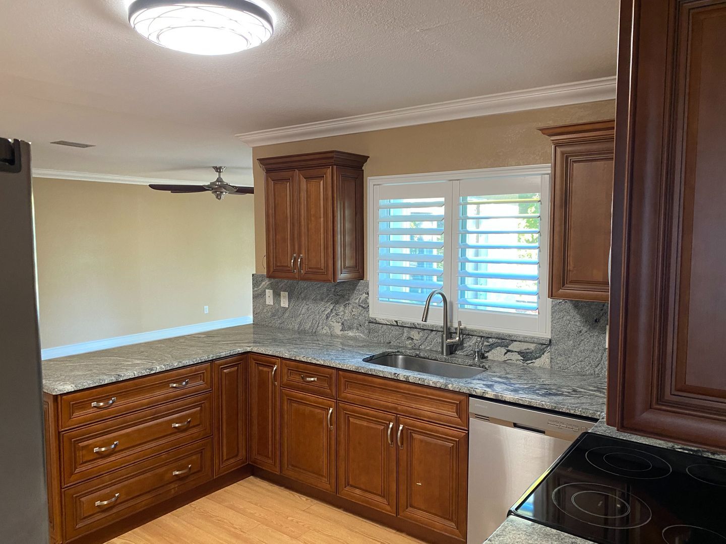 Building Photo - COMING SOON: Gorgeous, remodeled DIRECT ACCESS: 3 bedroom 2 bathroom water front home