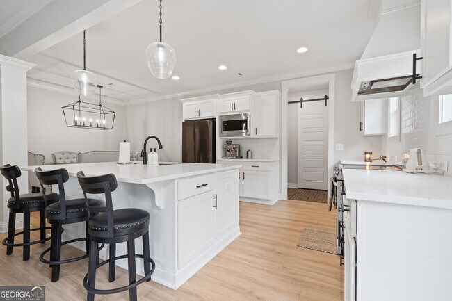 Building Photo - 1270 Legend Dr